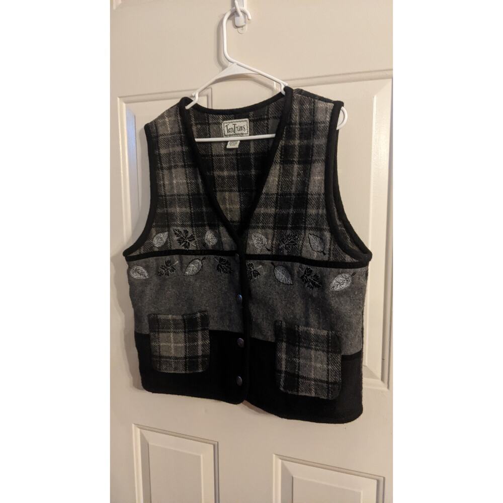 Tantrums Vintage Black & Grey Plaid Vest with Leaves, Cotton. Whimsy Goth, Y2K